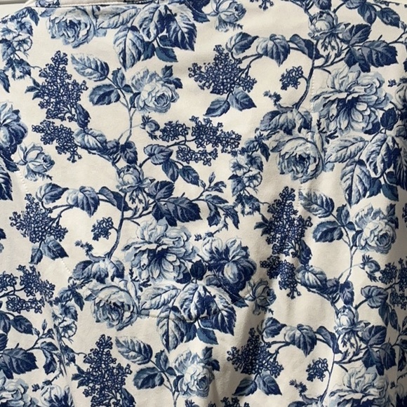 Laura Ashley White and Blue Floral short Sleeve Pajama Set - Picture 6 of 9
